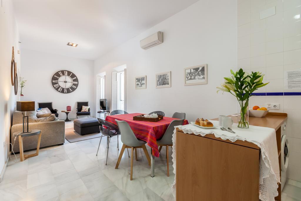 Apartamentos Plaza Pilatos Sevilla Dış mekan fotoğraf